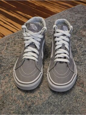 Vans Sk8-Hi Classic High Top Sneakers in Gray & White